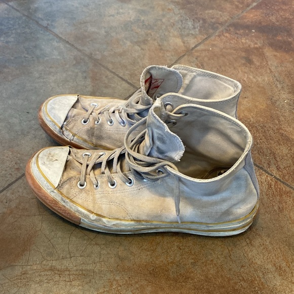 Used Converse - Picture 2 of 4